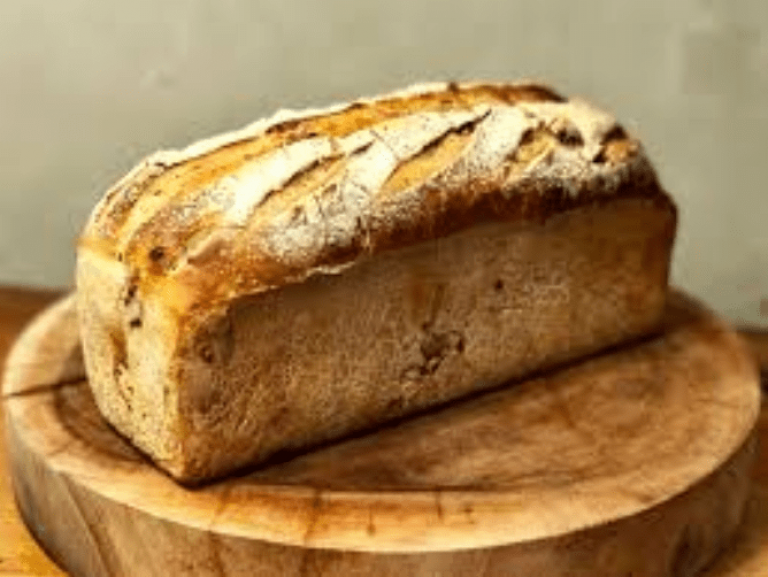 pain de farine Bise bio fait à l'auberge-boulangerie de Saint Jean à Serverette